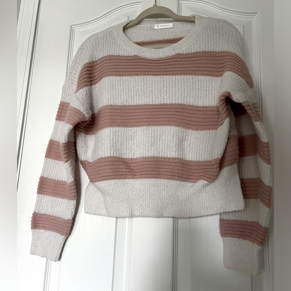 Cute cropped sweater!